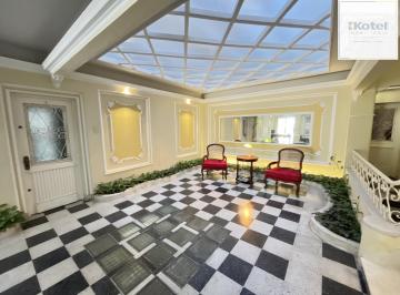 Apartamento · 79m² · 2 Quartos · Apartamento reformado de 2 quartos no bairro Moinhos de Vento em POA