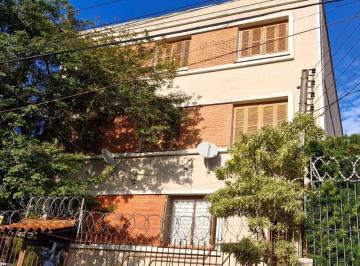 Apartamento · 71m² · 2 Quartos · Apartamento de 2 dormitórios reformado no bairro teresopolis