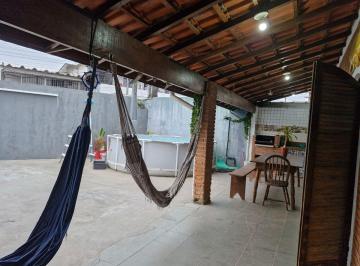 Casa de 3 quartos, Bertioga · Casa terrea para locação temporada Rio da Praia em Bertioga a 150 metros da praia!Proxima Sesc!