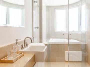 e7e248b6-6039-43a7-87fe-b0d47a2ca735 · Atraente apartamento para locação em Vila Olímpia com 3 quartos, sendo 3 suítes, 275m²