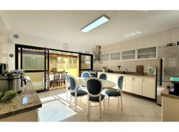 Casa · 210m² · 3 Quartos · 4 Vagas · Sobrado com 3 quartos, sendo 1 suite, 4 vagas de garagem, 210 m², Bairro Jardim Palermo