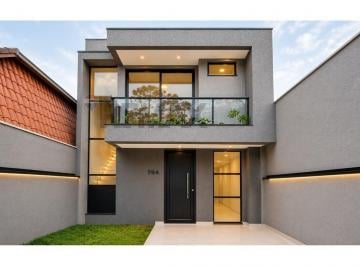 Casa · 123m² · 3 Quartos · 2 Vagas · Sobrado Alto Padrão com Suíte, Closet e Área Gourmet – R$ 650 Mil