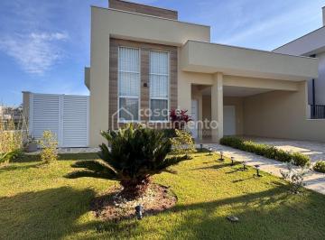 Casa · 215m² · 3 Quartos · 2 Vagas · Condomínio Residencial Bosque dos Cambarás - Casa térrea à venda no Condomínio Bosque dos Cambarás, 