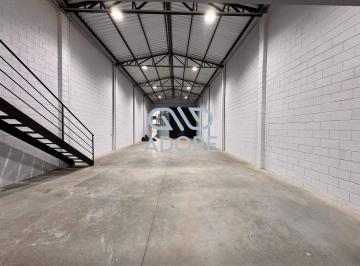 Comercial · 271m² · 2 Vagas · Galpão para locação no Bairro Nair Maria - Salto/SP