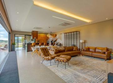 Sala de estar · Casa à venda no Residencial Campo de Toscana em Vinhedo - SP