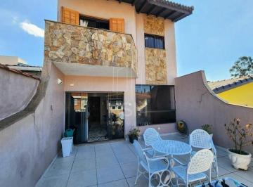 Casa · 256m² · 3 Quartos · 2 Vagas · Sobrado amplo com suíte master, planejados e espaço gourmet no Alves Dias - 256m²