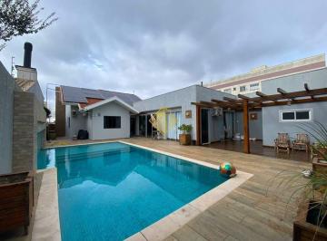 Casa · 230m² · 4 Quartos · 3 Vagas · SOBRADO MOBILIADO COM PISCINA PARA LOCAÇÃO NO CENTRO EM TOLEDO-PARANÁ