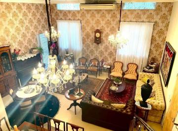 Casa · 360m² · 4 Quartos · 2 Vagas · Casa Triplex com 4 Suítes no Centro de Vitória / ES