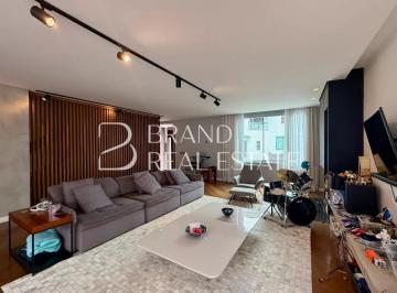 Casa · 397m² · 4 Quartos · 4 Vagas · Casa em Condomínio, reformada á venda no Brooklin, 4 suítes, 4 vagas, piscina.