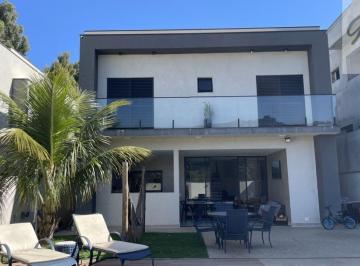 Casa · 230m² · 3 Quartos · 2 Vagas · Maravilhosa casa em condominio