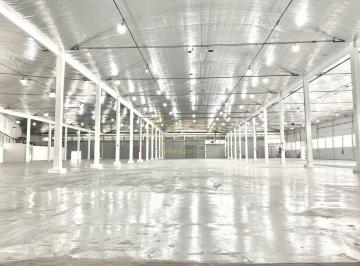 Comercial · 5272m² · 10 Vagas · Galpão para locação na Zona Oeste com 22 docas