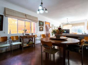 Casa · 212m² · 3 Quartos · 4 Vagas · Exelente oportunidade para morar bem no melhor da Vila Mariana.