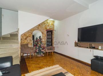 Casa · 146m² · 2 Quartos · 2 Vagas · Sobrado em Excelente Localização