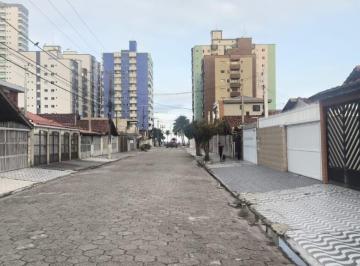 Casa · 206m² · 3 Quartos · 2 Vagas · Espaçosa Casa Isolada 3 Quartos à Venda no Maracanã, Praia Grande