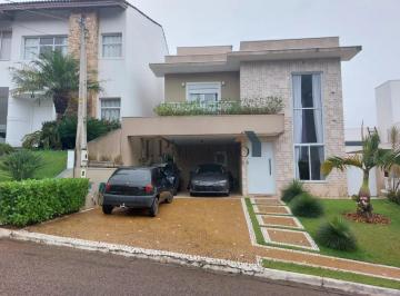 Casa · 302m² · 3 Quartos · 4 Vagas · Casa Sobrado para Alugar no Jardim Samambaia: 3 Quartos com Suíte e 4 Vagas