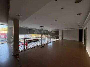 Comercial · 350m² · 5 Vagas · Prédio Comercial com 02 Paviementos para Locação com 350m² em Avenida de Grande Fluxo