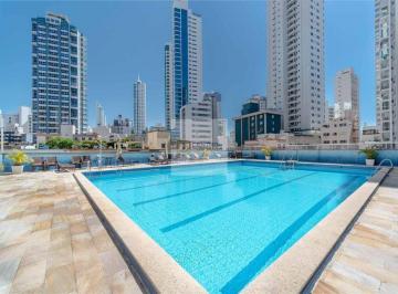 1lutzj02ytq0mzcxndvjody4_md · Cobertura Mobiliada com 317 m² a Uma Quadra da Praia!