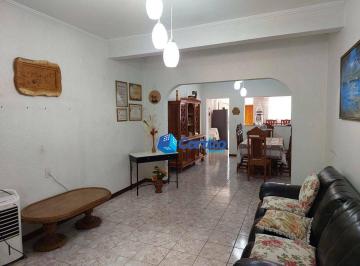 83551ef12a0fac68cae4c4680fd6ae74b002a9db · Casa à venda na Vila das Hortências em Jundiaí, com 264 m² de construção, edícula completa, churrasq