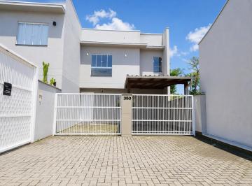 Casa · 107m² · 2 Quartos · 2 Vagas · Sobrado moderno com 2 suítes, energia solar e excelente padrão de acabamento na Escola Agrícola