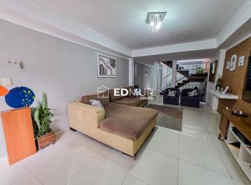 Casa · 251m² · 4 Quartos · Casa à venda - em Santa Teresinha