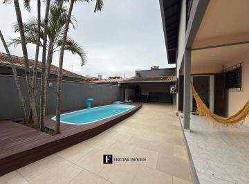 Casa · 302m² · 5 Quartos · 3 Vagas · Sobrado com ampla área de lazer Santa Terezinha