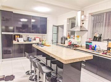 Casa · 540m² · 4 Quartos · 3 Vagas · Sobrado com 4 quartos à venda em Cambuci - SP