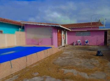 Casa de 2 quartos, Mongaguá · Casa Lote inteiro com piscina em Mongaguá $290 Mil
