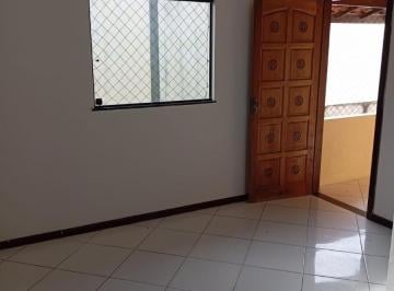 Foto 01 · Vendo ou alugo excelente casa duplex em Lauro de Freitas, condomínio fechado com 2 suítes, 80m², R$