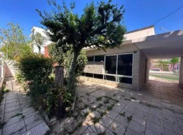 img1 · Casa com 3 quartos para alugar, quintal com árvores frutíferas, 221m² - Santa Te