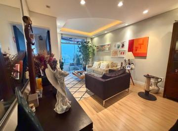 Sala de estar · Apartamento de 99m² com 3 quartos em Capoeiras e 2 vagas de garagem com vista ampla.