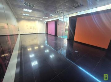 Comercial · 75m² · Perto de tudo que você precisa!