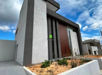 Casa · 161m² · 4 Quartos · 2 Vagas · Vende-se Casa Condomínio Mariposas