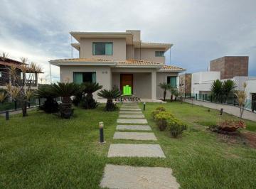 Casa · 325m² · 4 Quartos · 4 Vagas · Residência com Vista Definitiva para a Lagoa