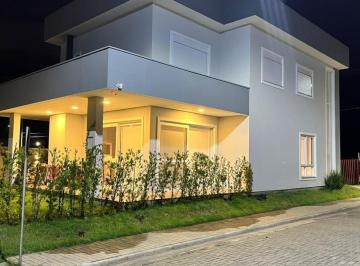 Casa · 234m² · 3 Quartos · 3 Vagas · Casa em Condomínio em Sans Souci