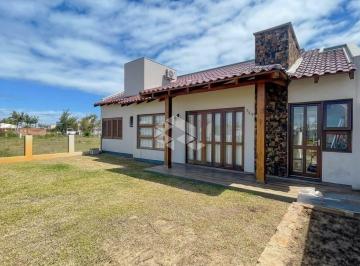 Casa · 70m² · 1 Quarto · 1 Vaga · Casa perfeita para quem quer entrar no mercado do litoral com ticket baixo e alto potencial de valor