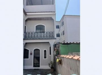 Casa de 2 quartos, Rio de Janeiro · vendo 2 casas com 2 quartos 3 banheiros e churrasqueira em cavalcanti