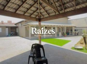 Casa · 205m² · 3 Quartos · 2 Vagas · Casa à venda no Jardim Patrícia com 3 quartos sendo 1 suíte, varanda gourmet