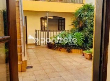 Casa · 204m² · 3 Quartos · 2 Vagas · Sobrado à venda em Santo André (Vila Camilópolis) – 204 m², 3 dormitórios, 1 suíte, banheira, espaço