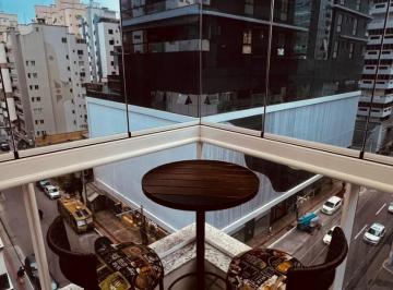 Apartamento · 3 Quartos · Apartamento para aluguel - em Meia Praia