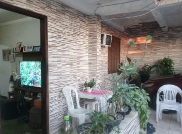 Casa · 250m² · 2 Quartos · 1 Vaga · Casa à venda - em Vilar dos Teles