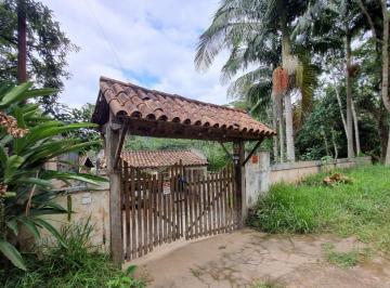 cbd2f339-b5a3-42e1-be64-d7eb37d021e7 · Agradável casa para venda em Vale do Sol com 4 quartos, sendo 1 suíte, 341m²