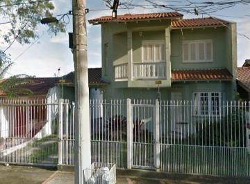 Casa · 197m² · 3 Quartos · 2 Vagas · Amplo sobrado com 3 dormitórios