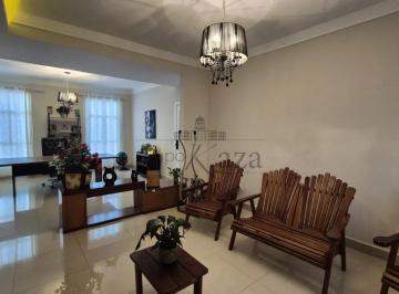Casa · 375m² · 3 Quartos · 6 Vagas · Oportunidade - Casa em Condomínio - Jardim Califórnia - Condomínio Sunset Garden - 3 Dormitórios - 3
