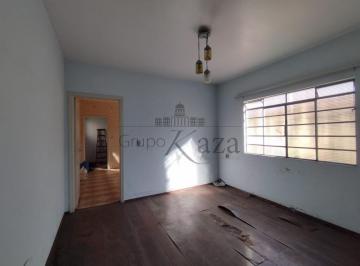 Casa · 426m² · 2 Quartos · 3 Vagas · Casa Comercial - Residencial - Centro - 107,63m² - 2 Dormitórios.