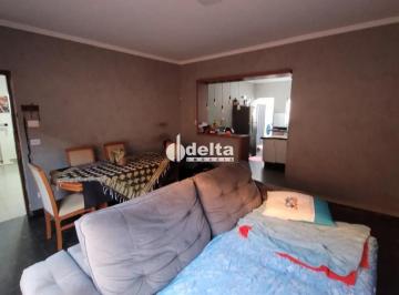 Casa · 500m² · 3 Quartos · 4 Vagas · Casa com 3 quartos disponível para venda no bairro Brasil em Uberlândia MG