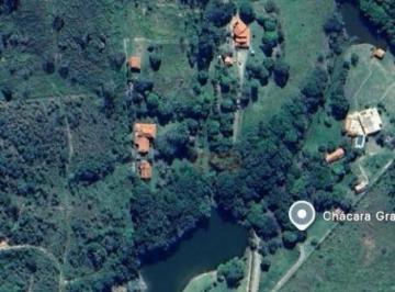 b9cd585ba3af35ada88e5bc4ed436e659d34d906 · Sítio Rural / Dos Silvas