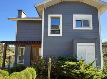 Casa · 190m² · 1 Vaga · CASA MOBILIADA EM CONDOMÍNIO COM 4 QUARTOS