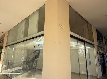 Comercial , Brasília · Excelente Loja comercial reformada de esquina com subsolo, mezanino e 2 vagas