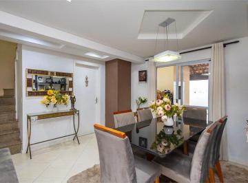 Casa de 3 quartos, Curitiba · SOBRADO DUPLEX CHARMOSO REQUINTADO CONFORTAVEL E BEM LOCALIZADO PRA VOCÊ!!