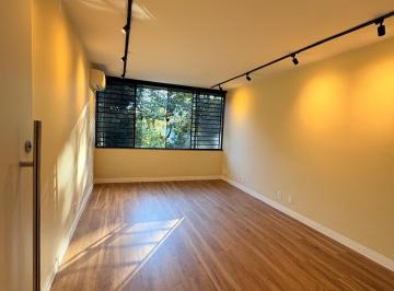 Apartamento en Venda de 3 quartos · SQN 404 I, 2º ANDAR, REFORMADO